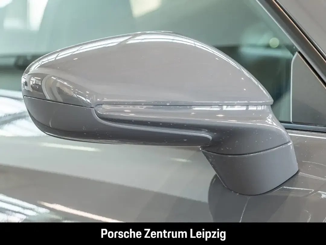 Porsche 992 - Thumbnail 11