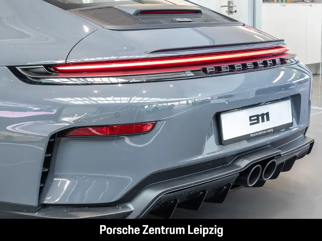 Porsche 992 - Thumbnail 12