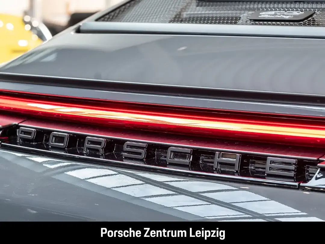 Porsche 992 - Thumbnail 13