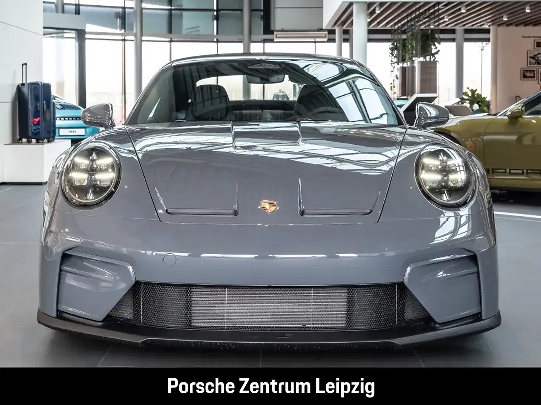 Porsche 992 - Thumbnail 4