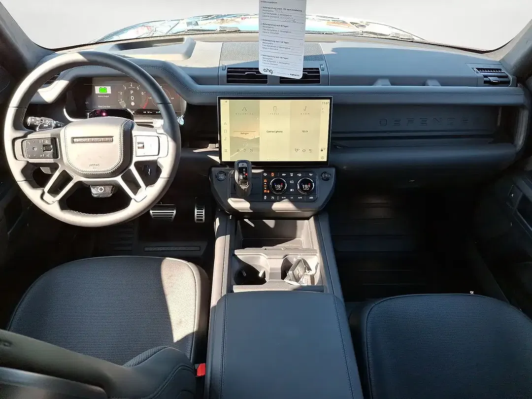 Land Rover Defender - Thumbnail 7