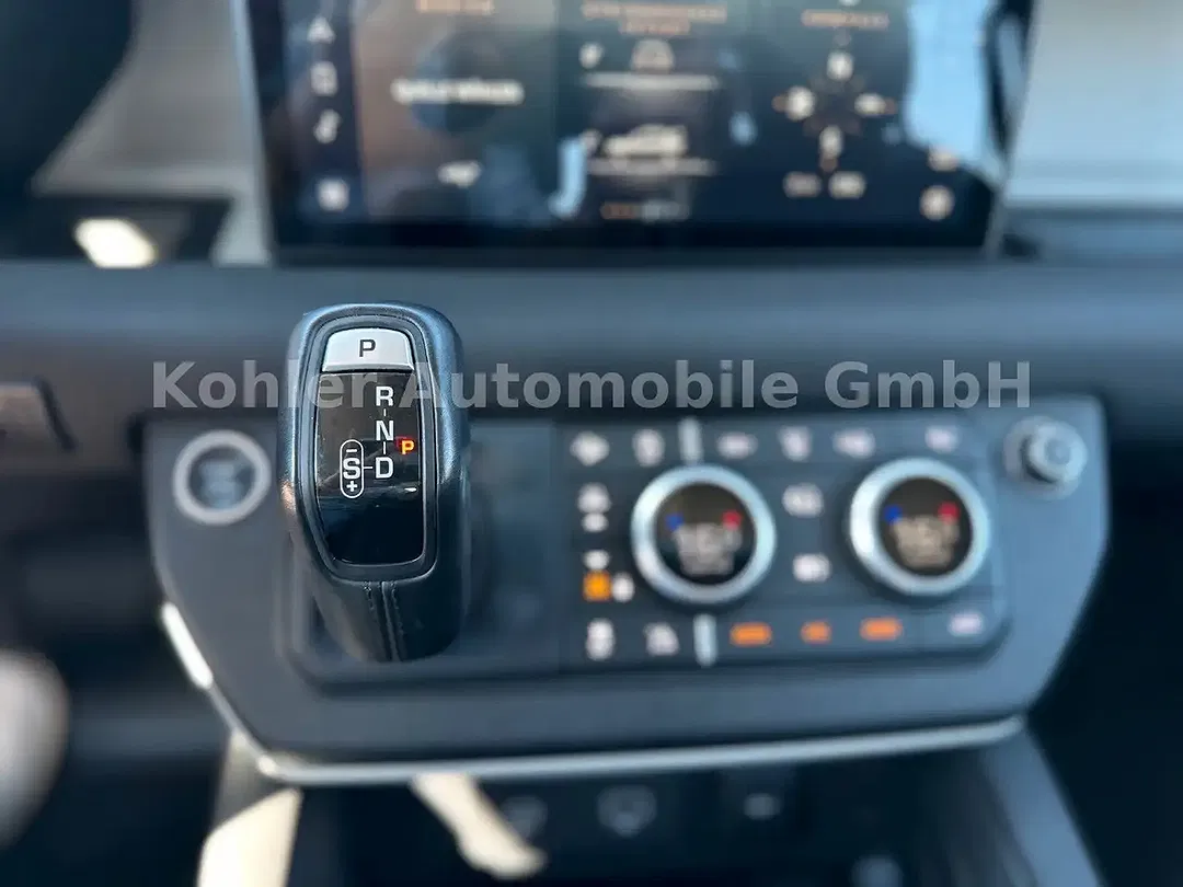Land Rover Defender - Thumbnail 13