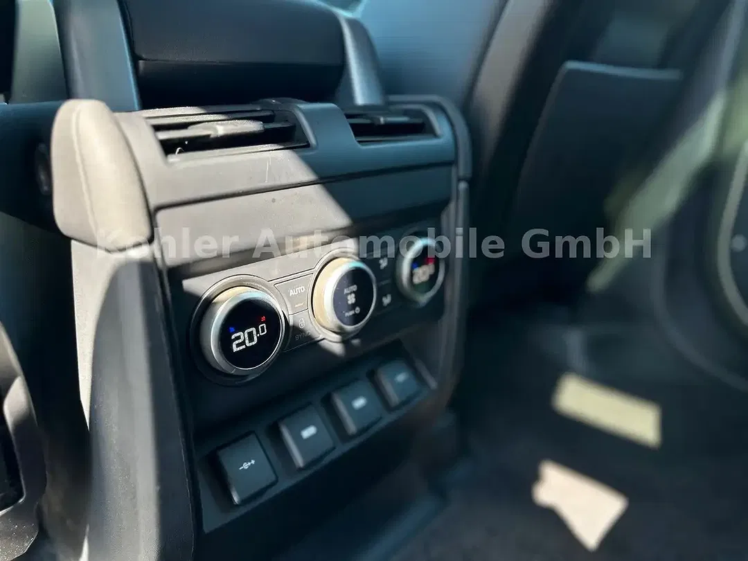 Land Rover Defender - Thumbnail 8