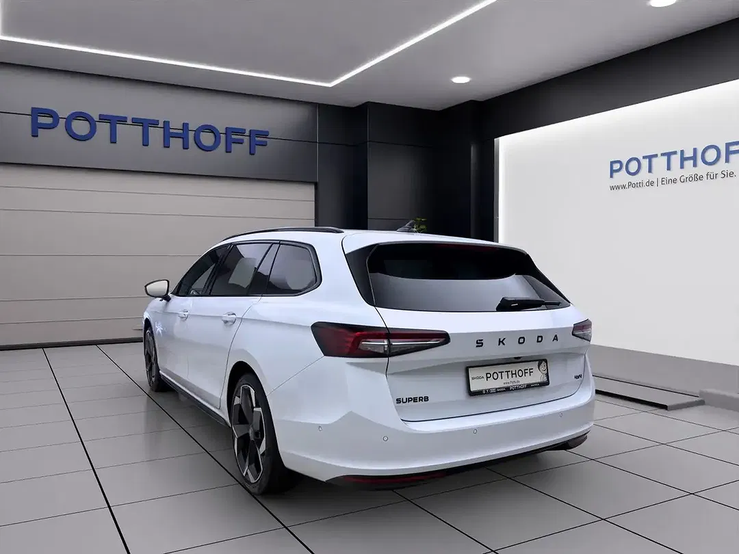 Skoda Superb - Thumbnail 3