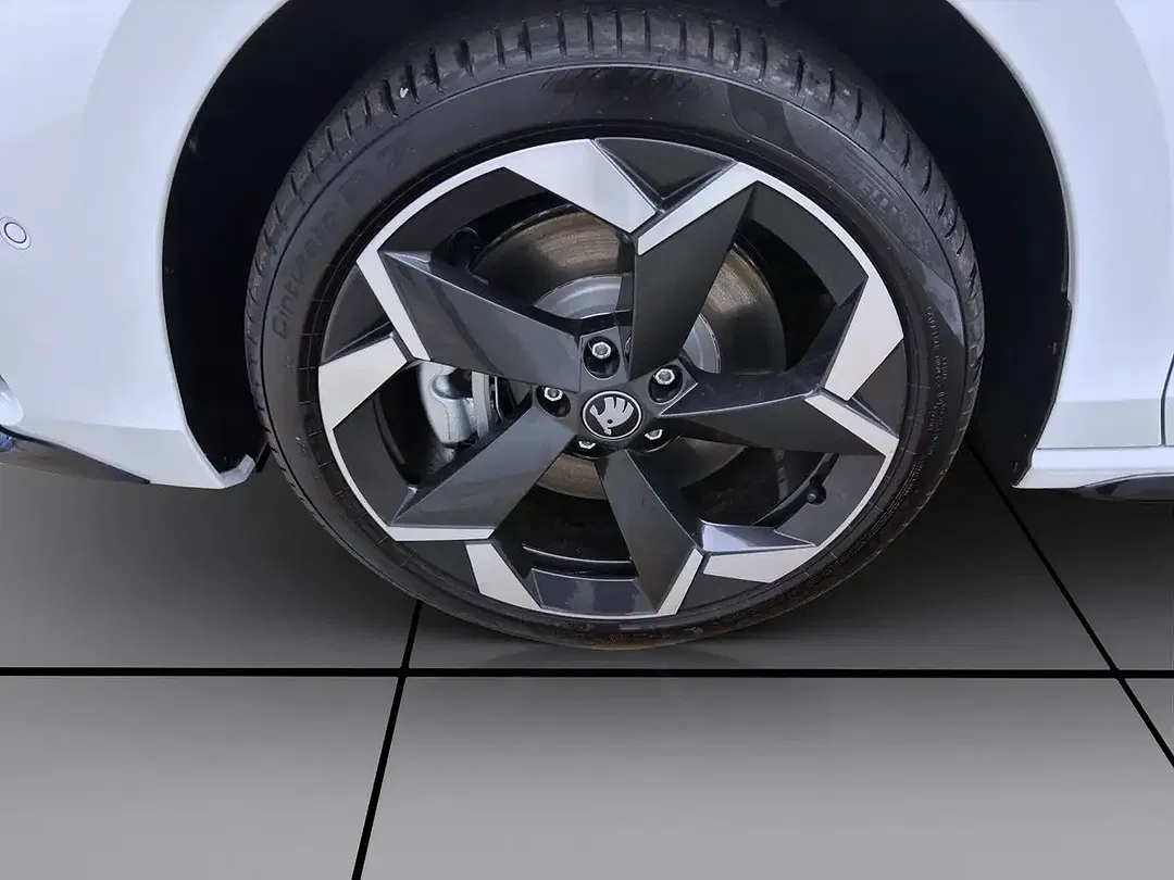 Skoda Superb - Thumbnail 9