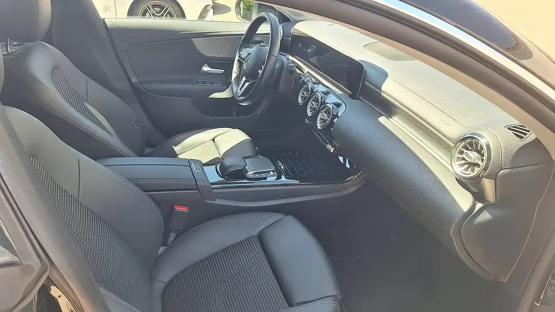 Mercedes-Benz CLA 200 - Thumbnail 11