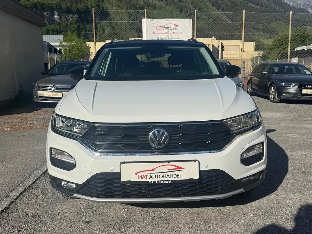 Volkswagen T-Roc - Thumbnail 2