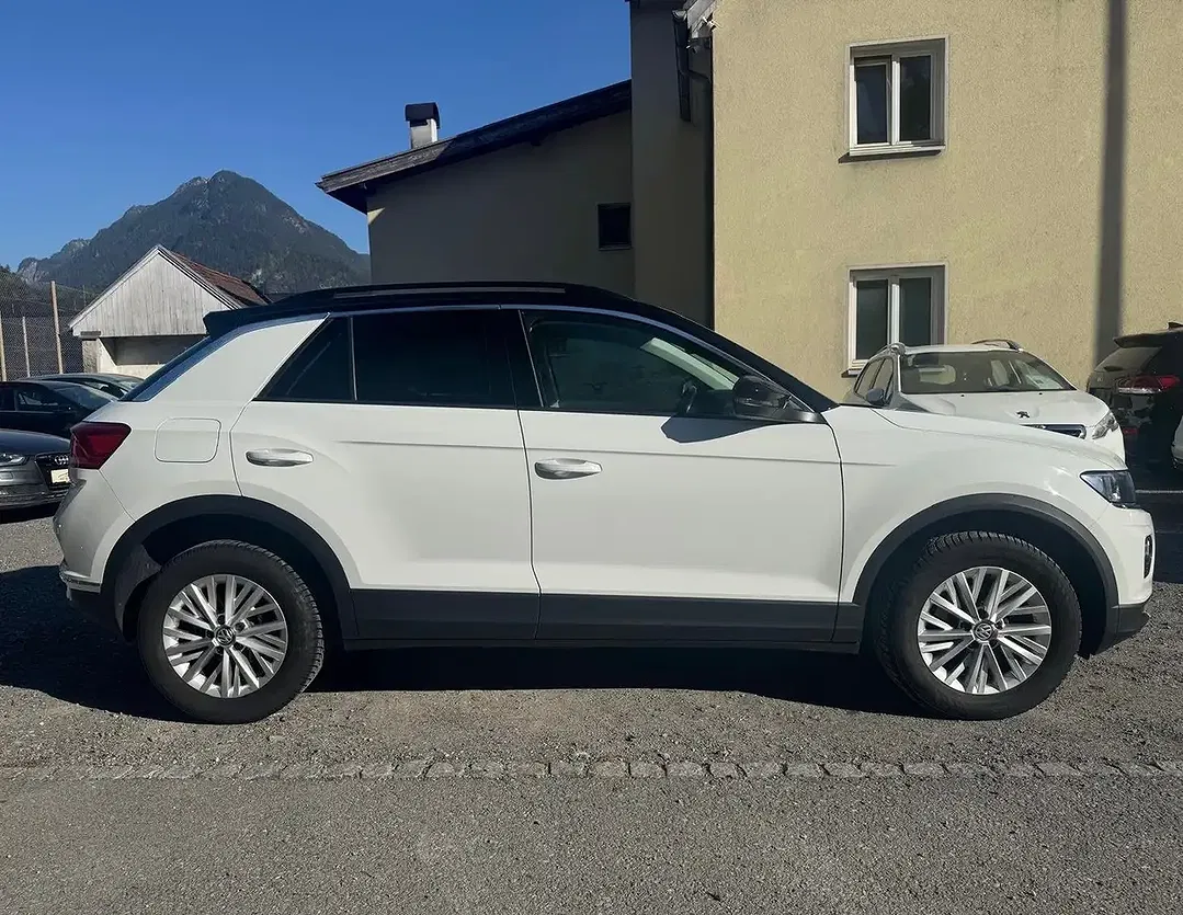 Volkswagen T-Roc - Thumbnail 4