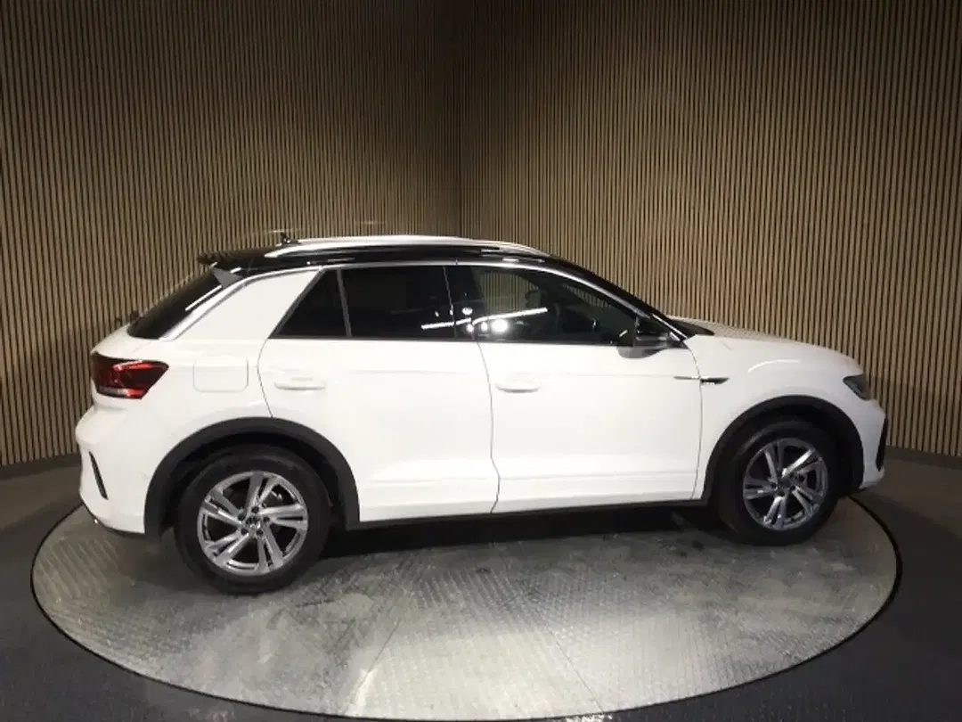 Volkswagen T-Roc - Thumbnail 5