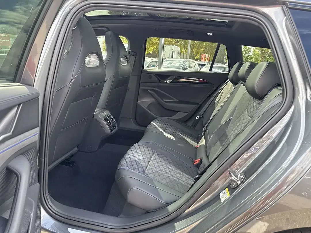 Volkswagen Passat Variant - Thumbnail 5