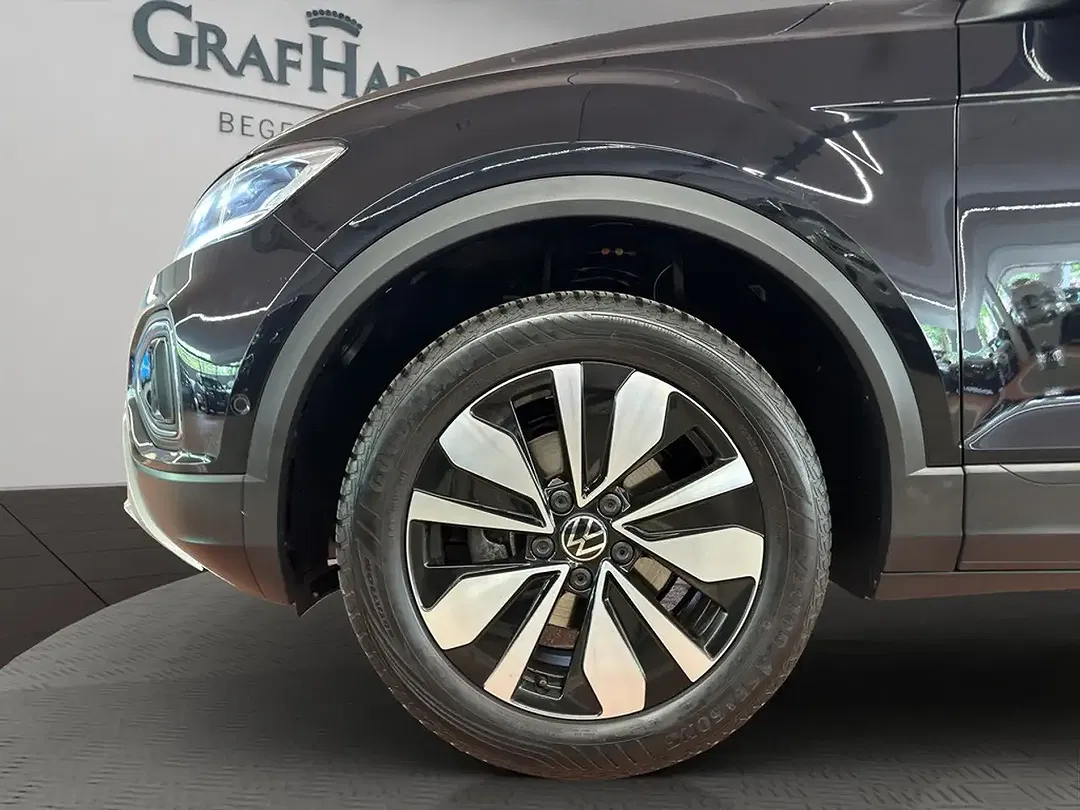 Volkswagen T-Roc - Thumbnail 3