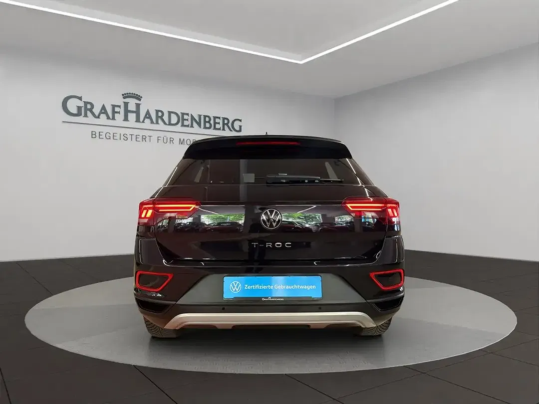Volkswagen T-Roc - Thumbnail 5