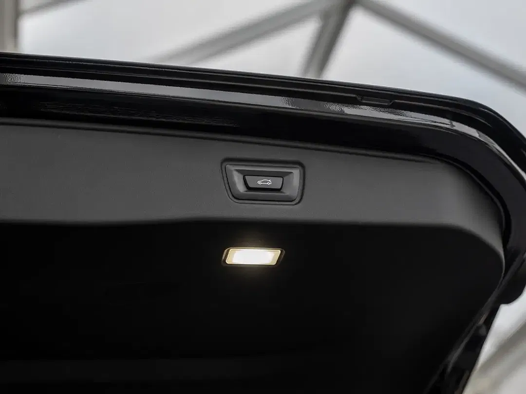 BMW 520 - Thumbnail 12