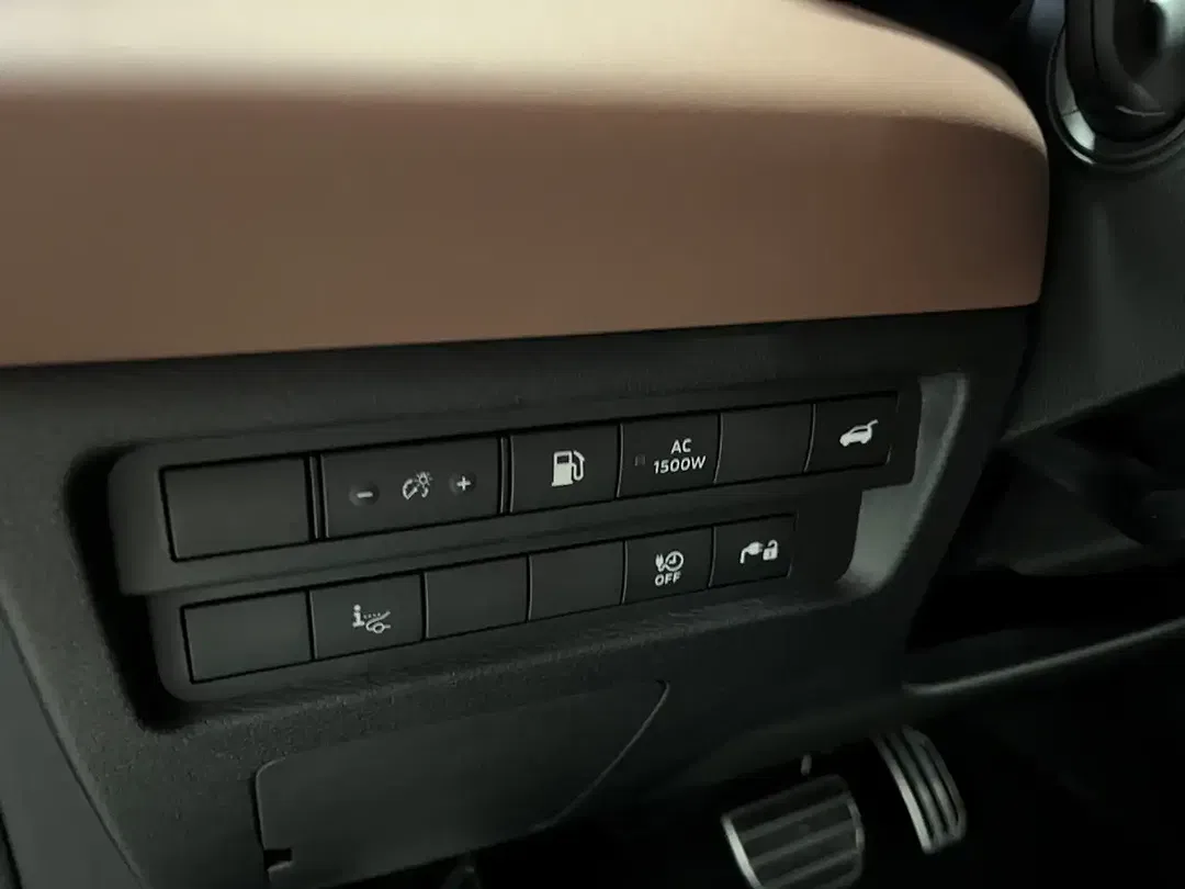 Mitsubishi Outlander - Thumbnail 12