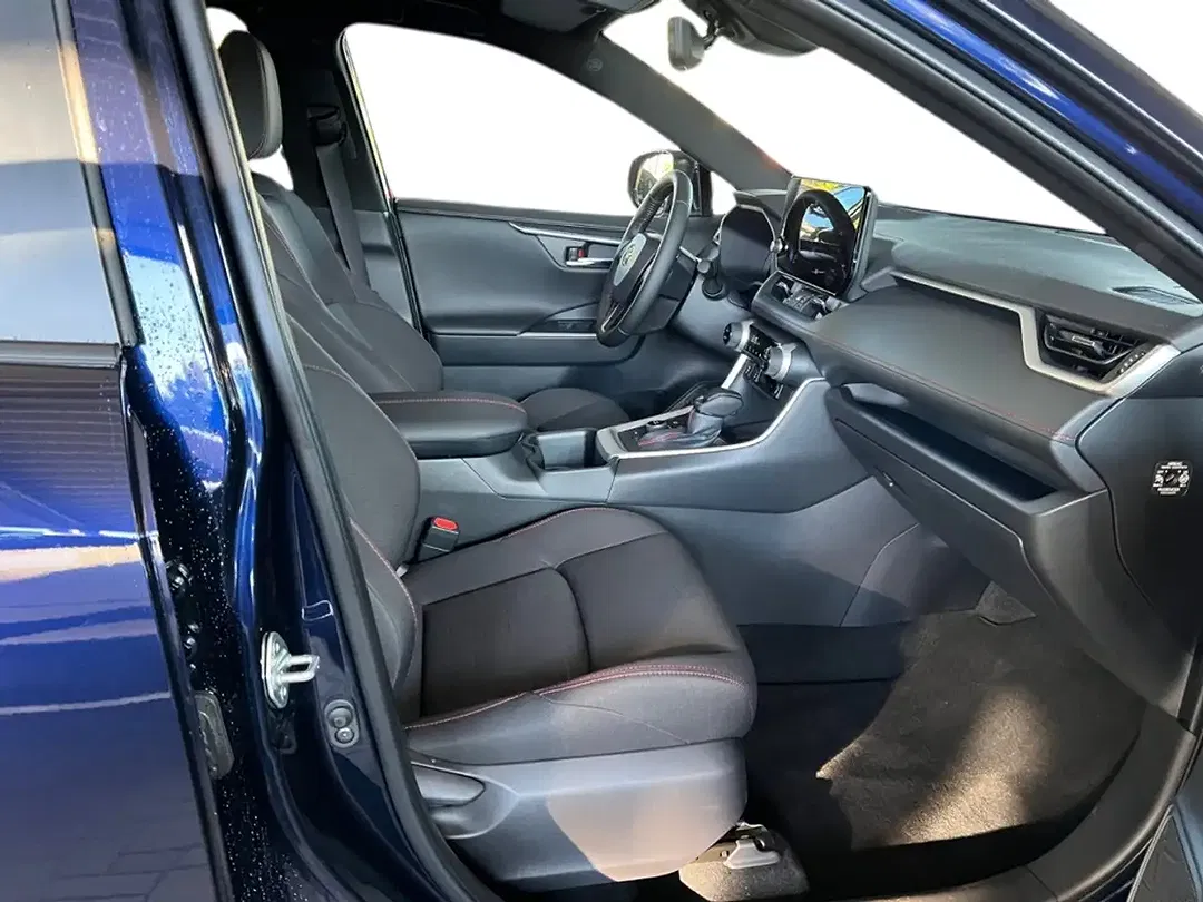 Toyota RAV 4 - Thumbnail 6