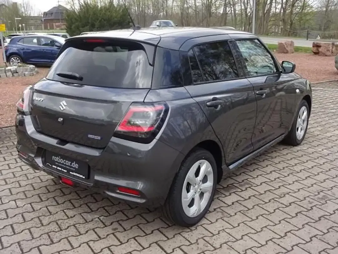 Suzuki Swift - Thumbnail 2
