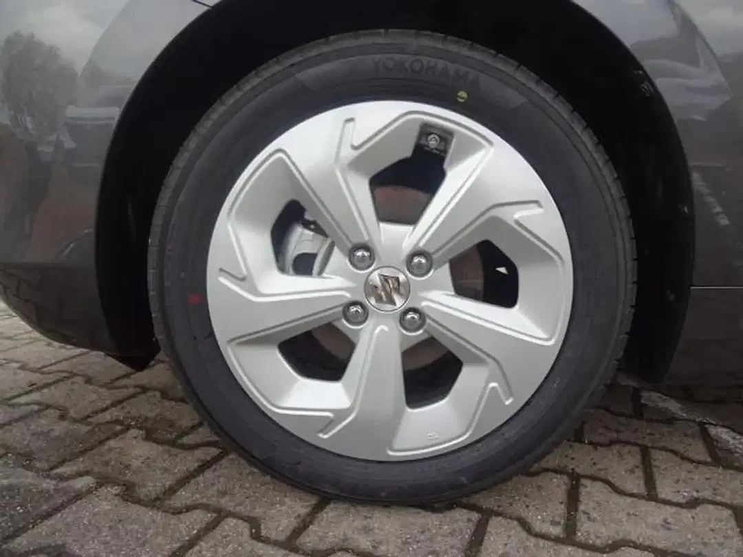 Suzuki Swift - Thumbnail 6