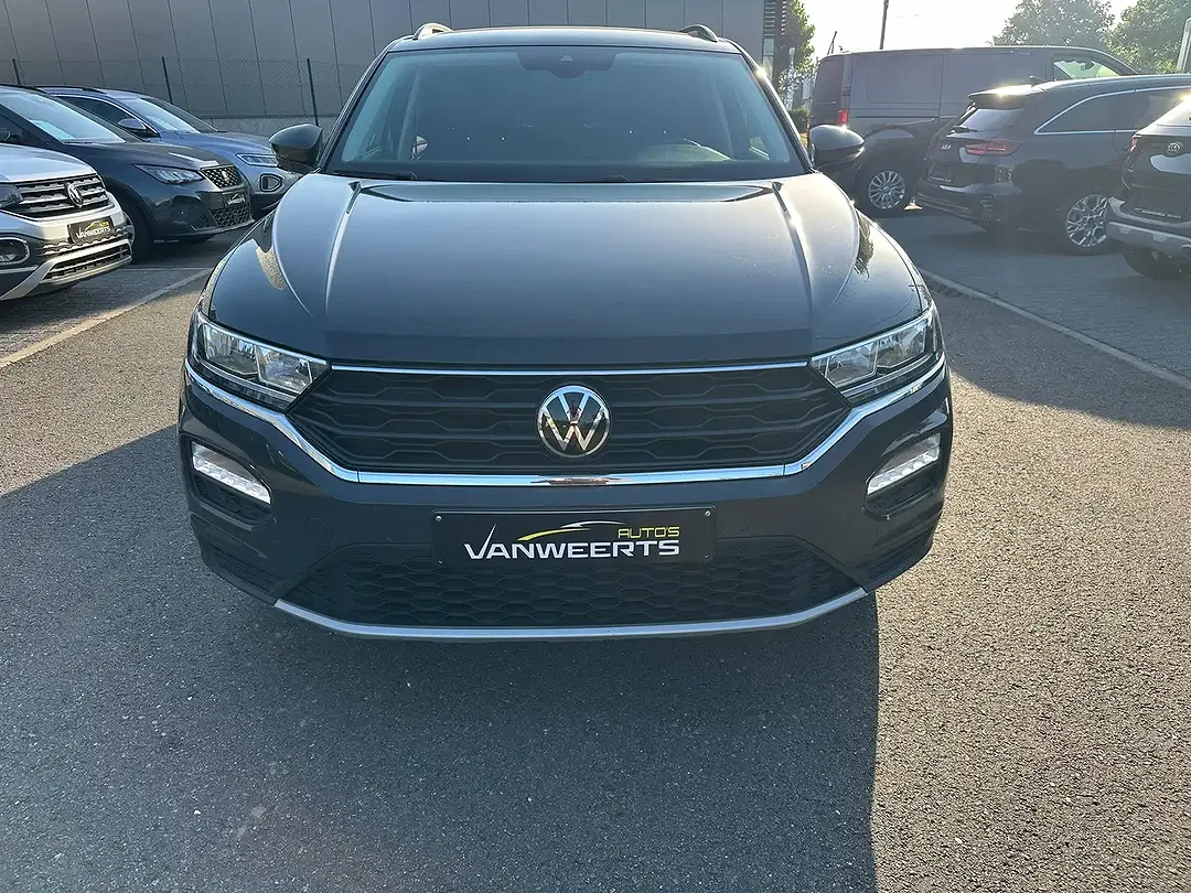 Volkswagen T-Roc - Thumbnail 2