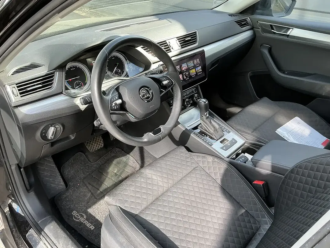 Skoda Superb - Thumbnail 3