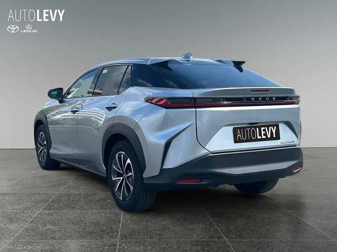 Lexus RZ - Thumbnail 3