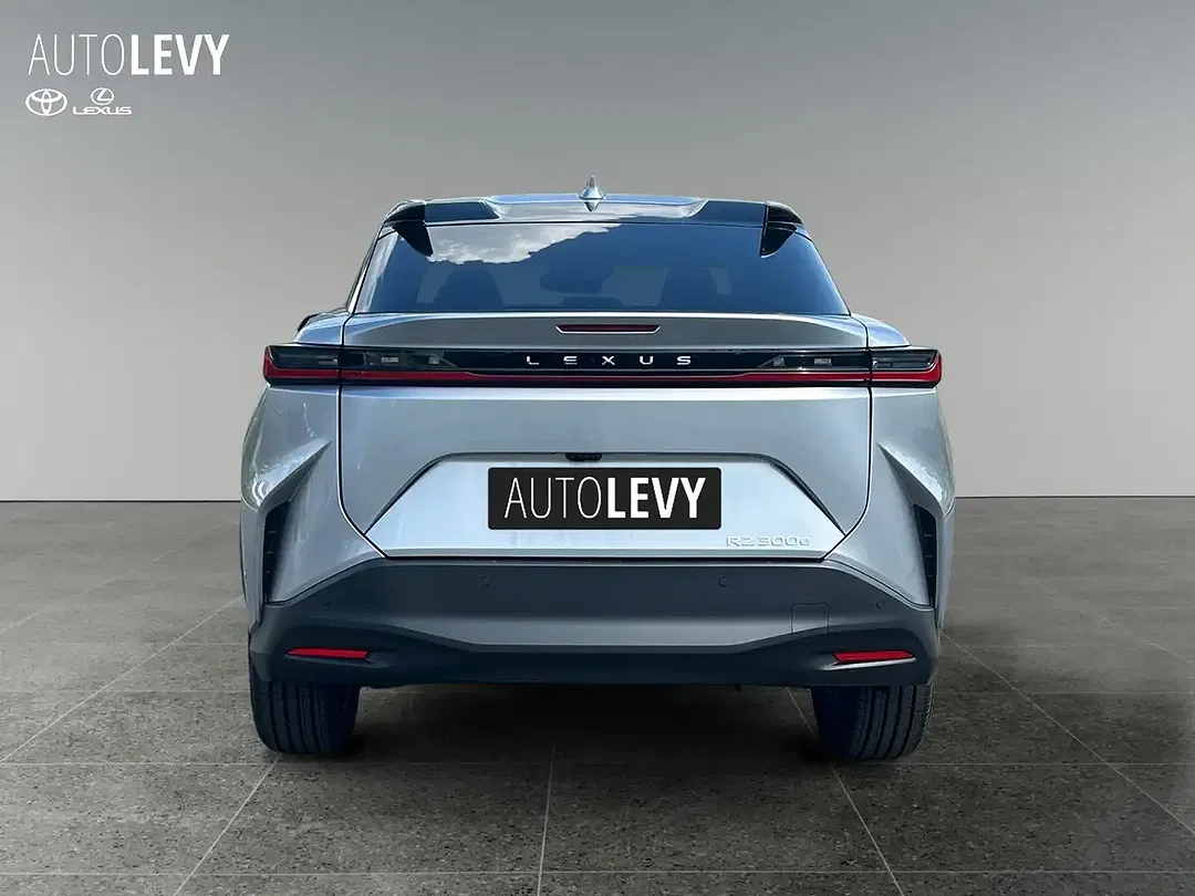 Lexus RZ - Thumbnail 4