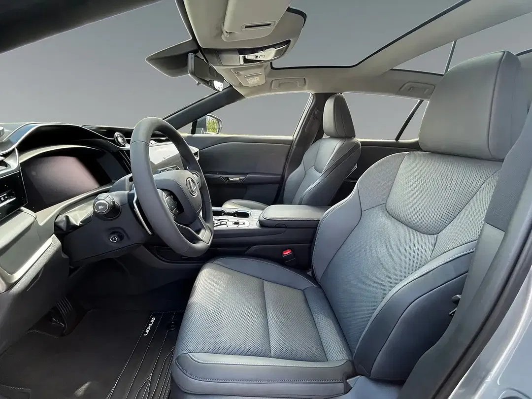 Lexus RZ - Thumbnail 9
