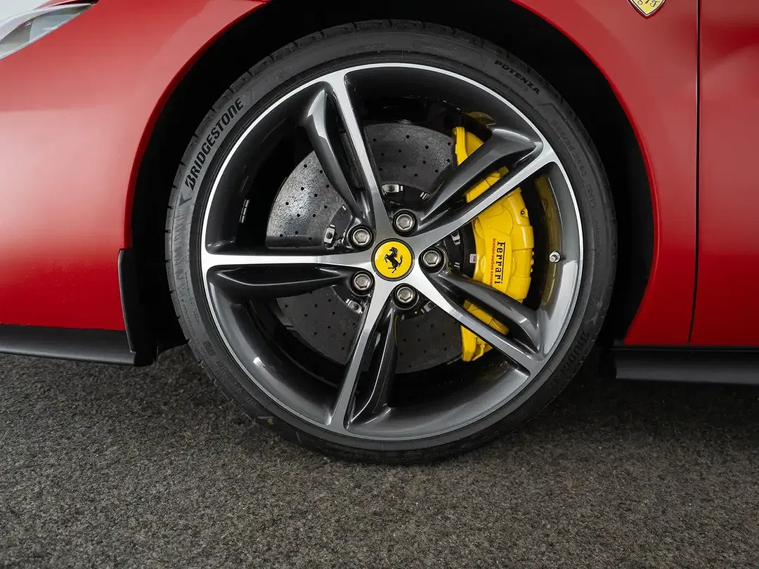 Ferrari 296 GTB - Thumbnail 12
