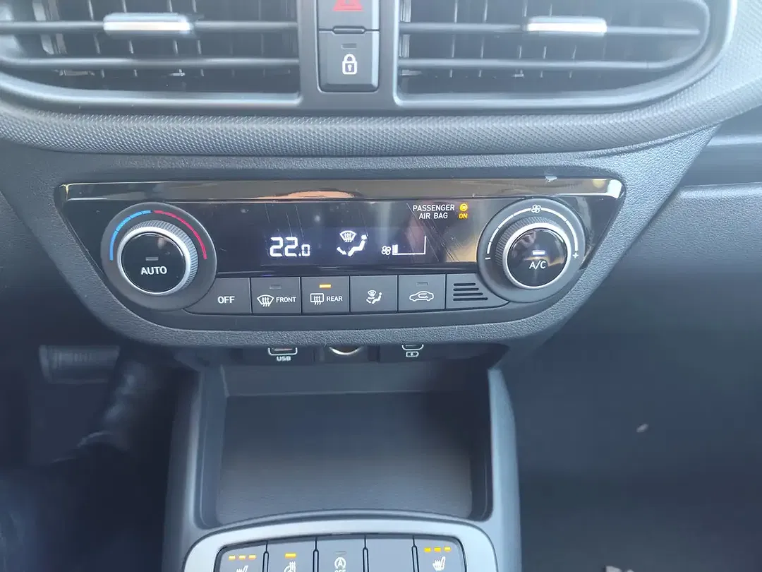 Hyundai i10 - Thumbnail 13
