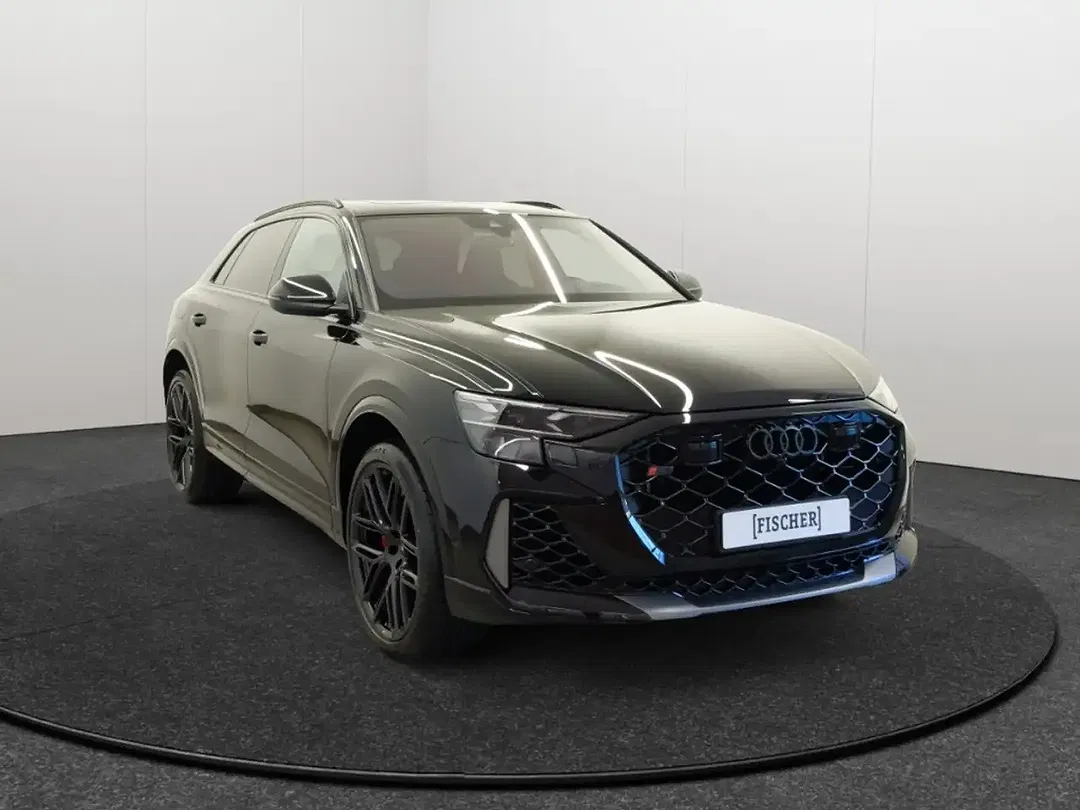 Audi RS Q8 - Thumbnail 3