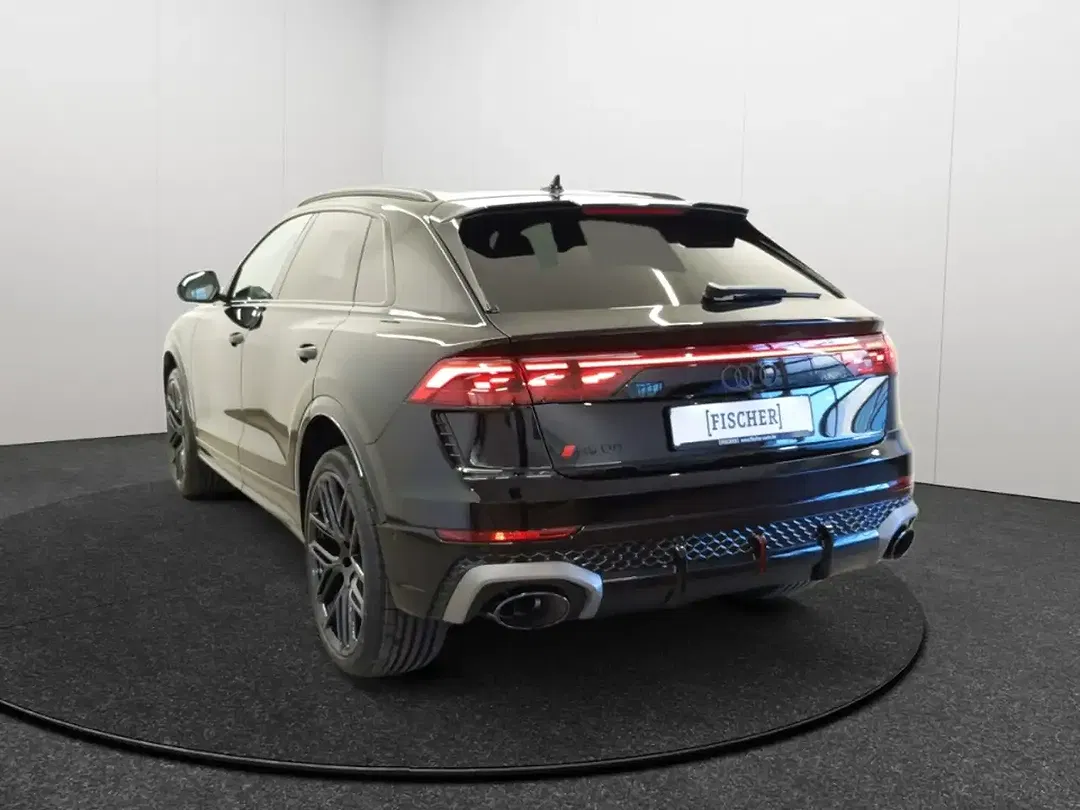 Audi RS Q8 - Thumbnail 4