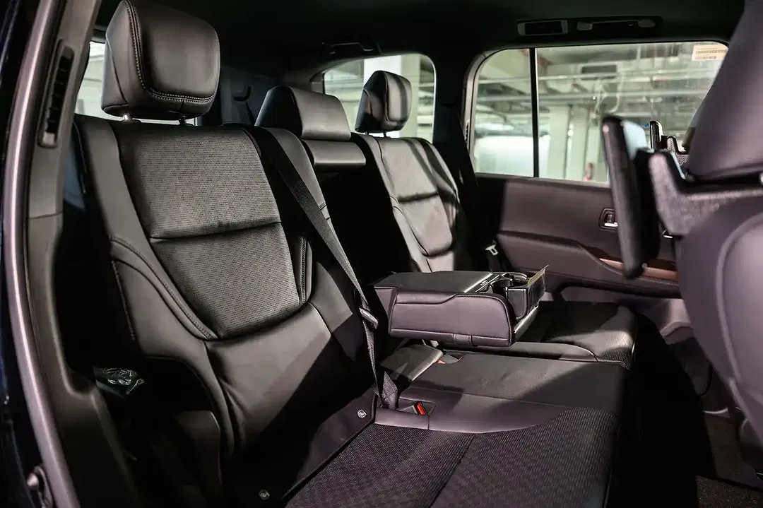 Toyota Land Cruiser - Thumbnail 11