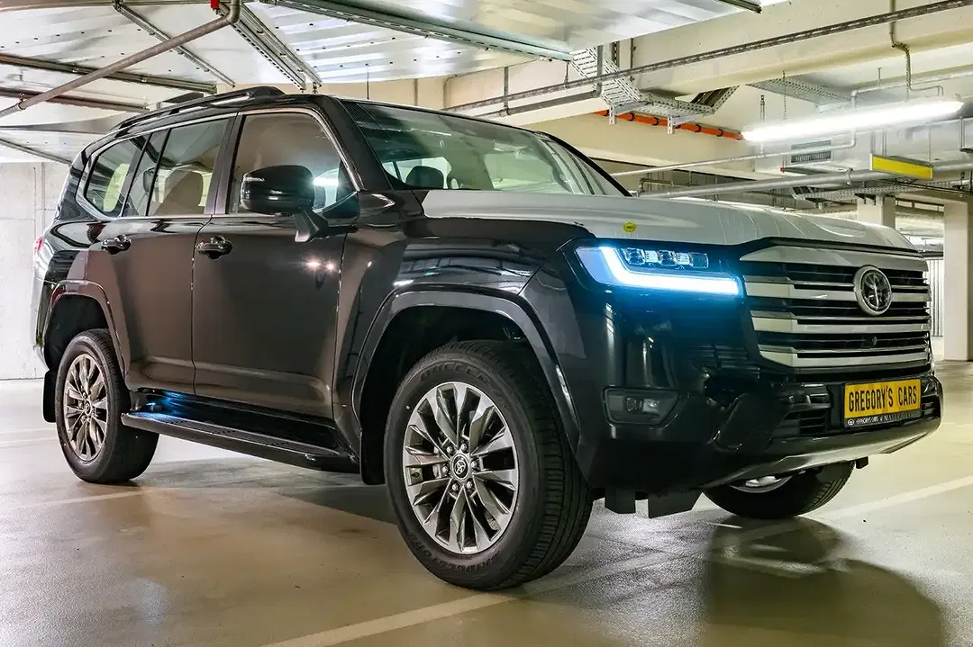 Toyota Land Cruiser - Thumbnail 6