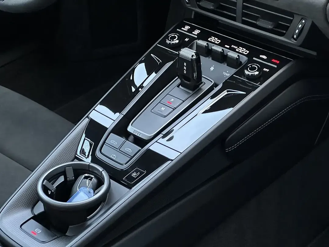 Porsche 992 - Thumbnail 10