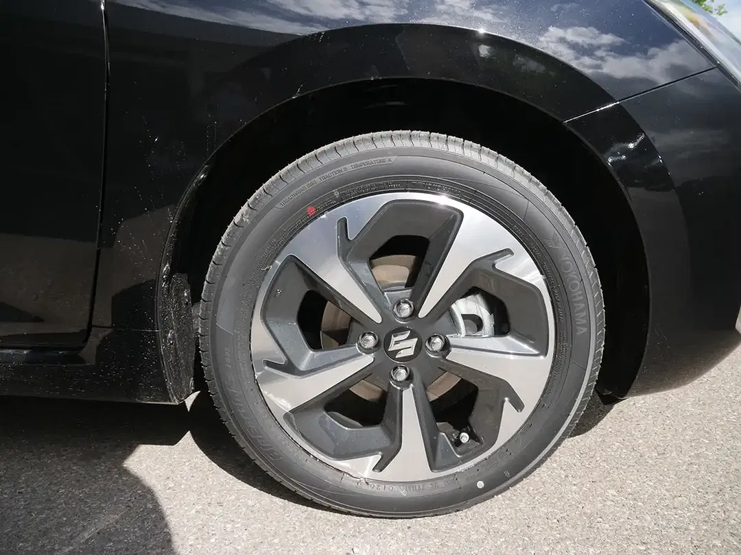 Suzuki Swift - Thumbnail 7