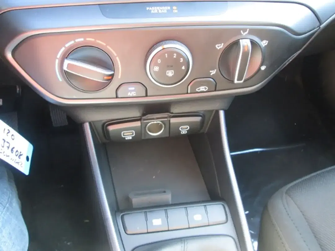 Hyundai i20 - Thumbnail 14