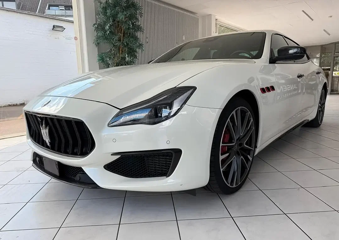 Maserati Quattroporte - Afbeelding 1