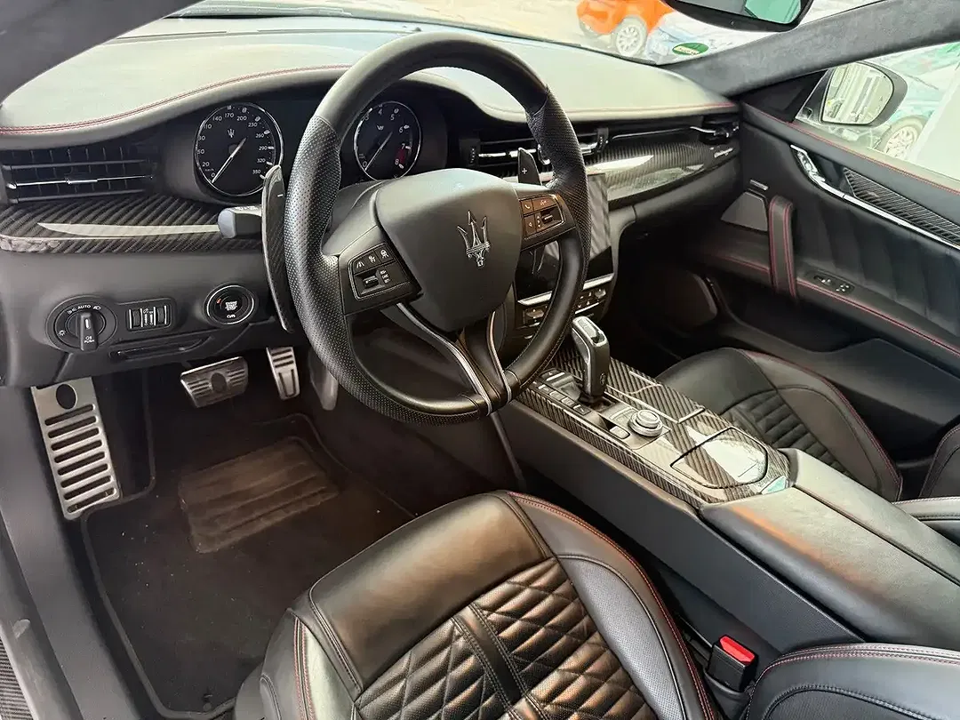 Maserati Quattroporte - Thumbnail 8