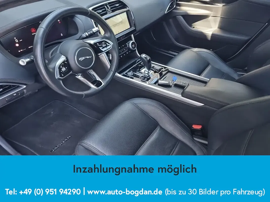 Jaguar XE - Thumbnail 3