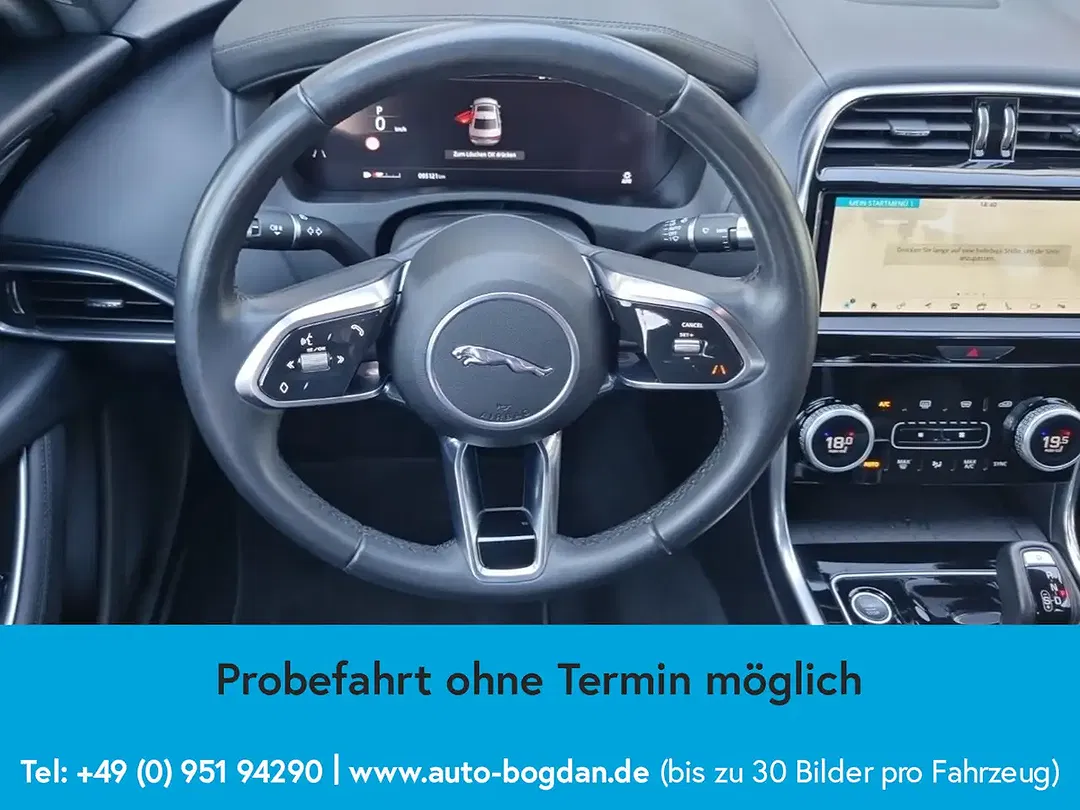 Jaguar XE - Thumbnail 4