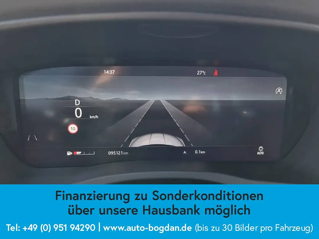 Jaguar XE - Thumbnail 5