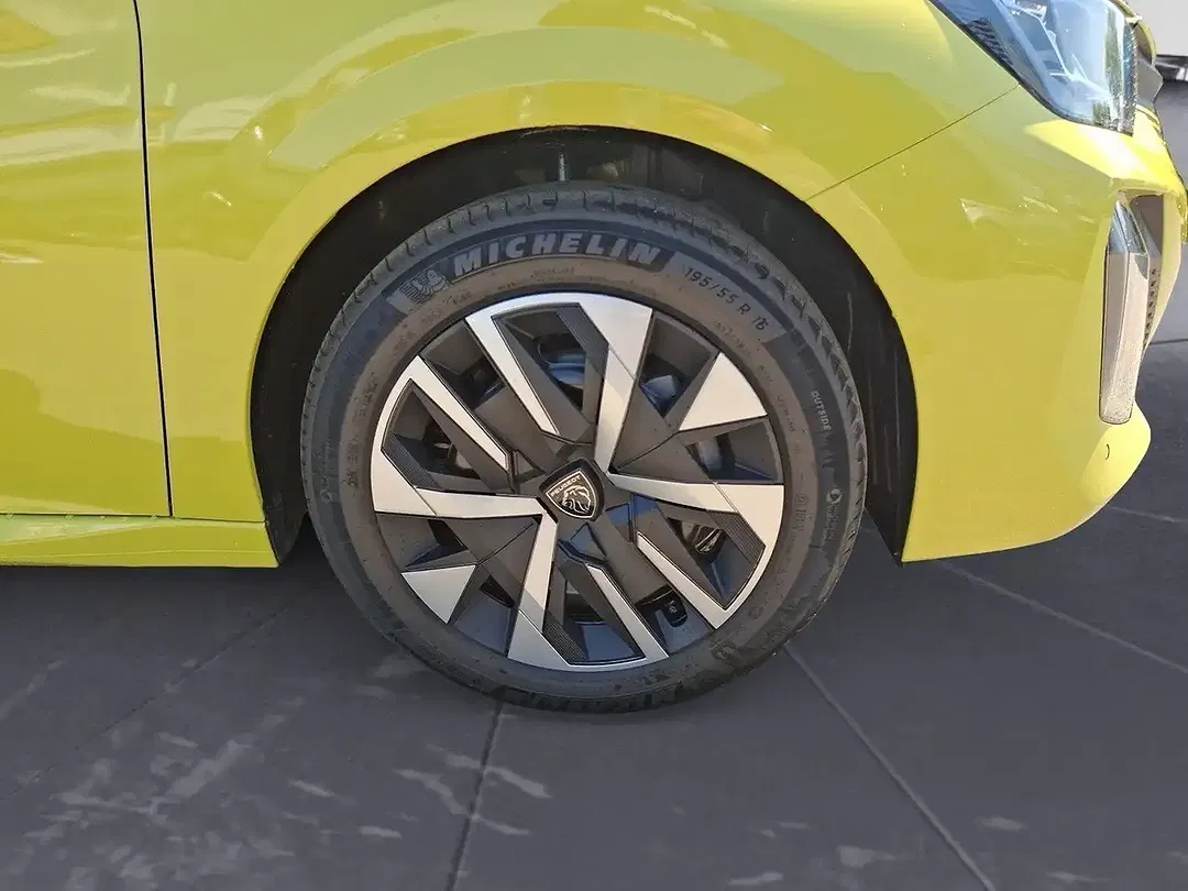 Peugeot 208 - Thumbnail 9