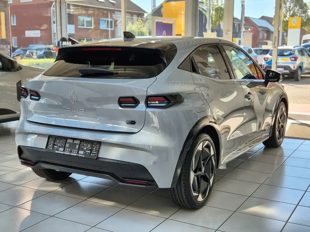 Renault Clio - Thumbnail 6