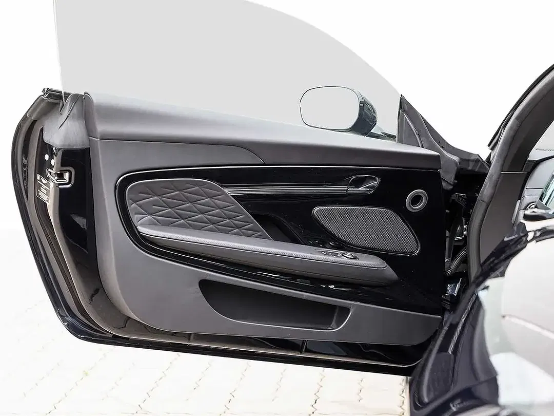 Aston Martin DB12 - Thumbnail 14