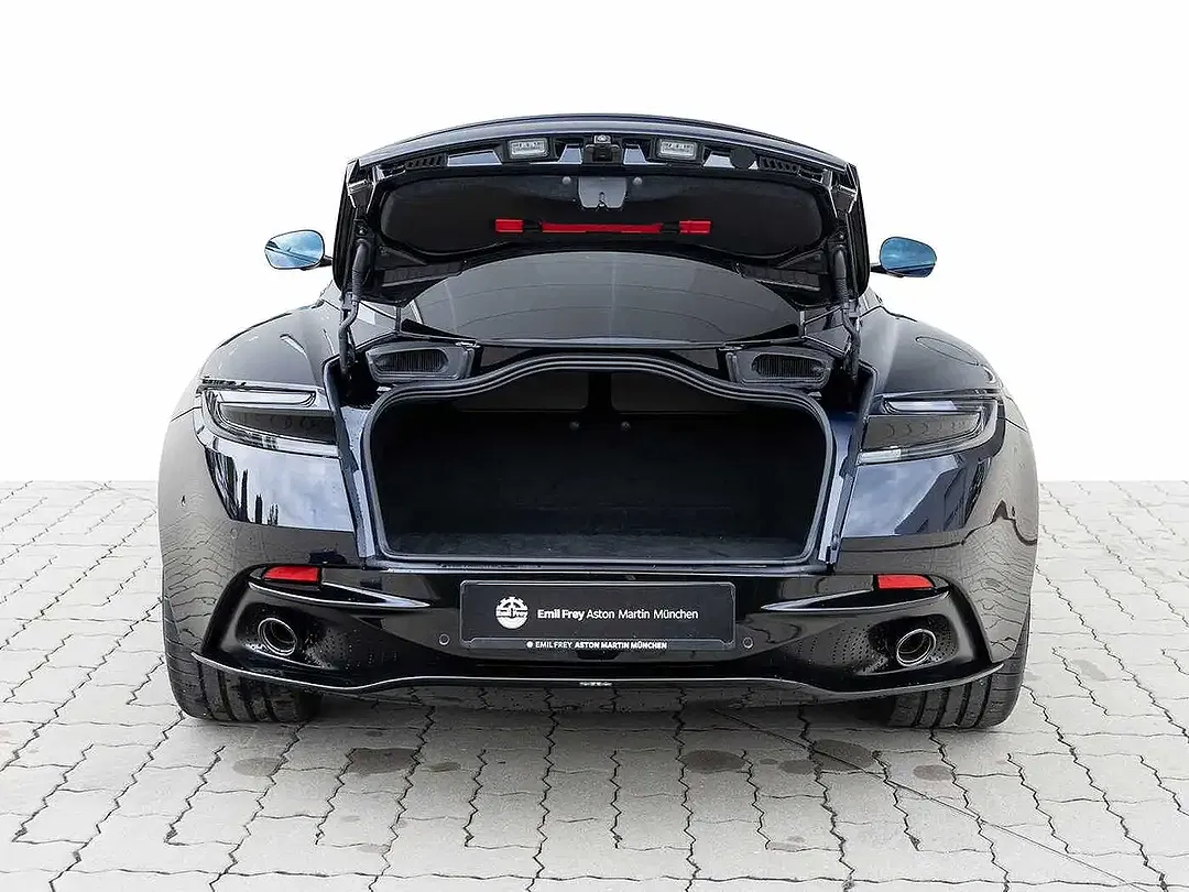 Aston Martin DB12 - Thumbnail 4