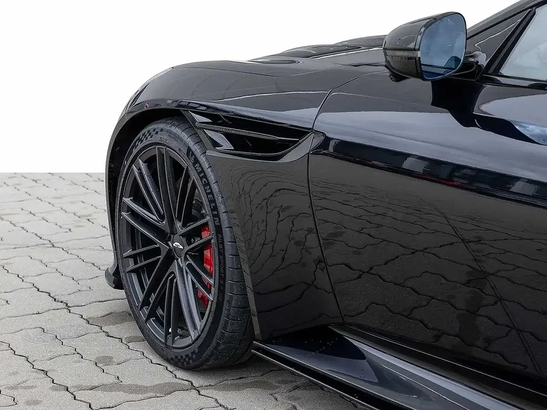 Aston Martin DB12 - Thumbnail 7