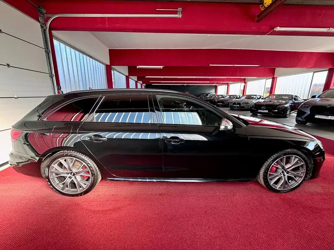 Audi S4 - Thumbnail 5