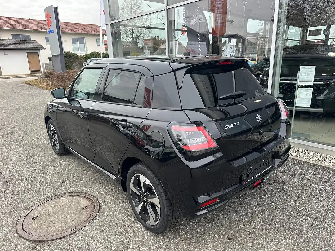 Suzuki Swift - Thumbnail 4