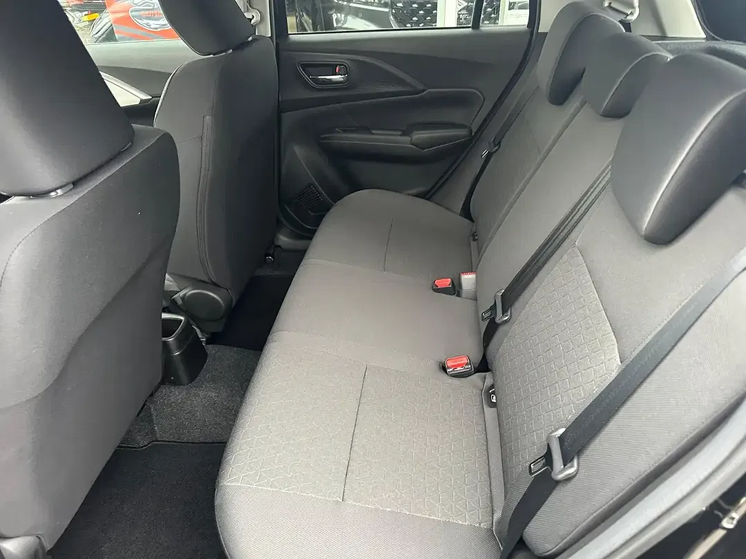 Suzuki Swift - Thumbnail 9