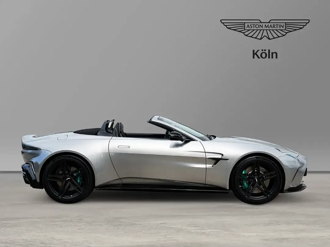 Aston Martin Vantage - Thumbnail 12