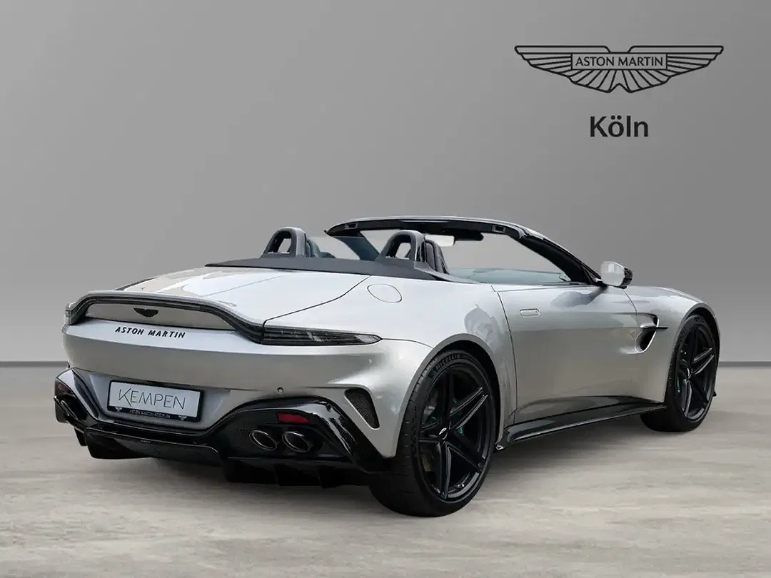 Aston Martin Vantage - Thumbnail 13